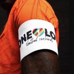 FIFA dreigt met gele kaart Onelove-band aanvoerder Virgil van Dijk